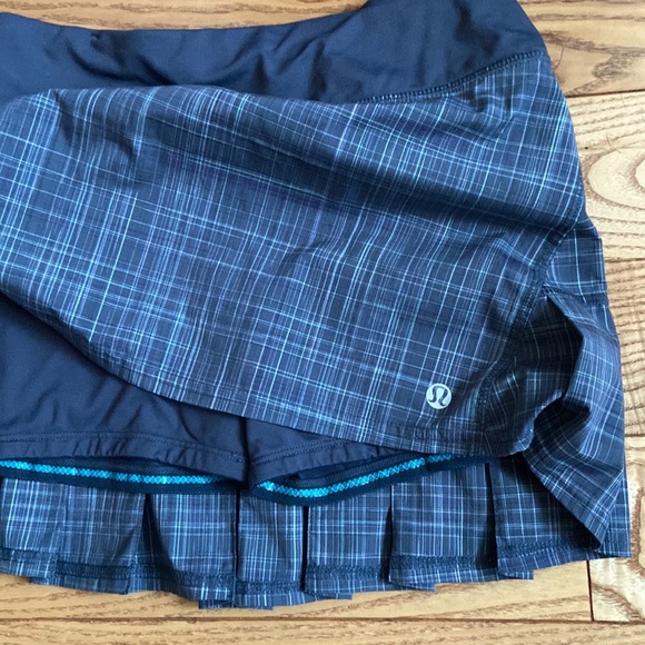 Lululemon skirt - Picture 4 of 4